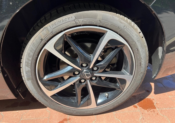 Lexus CT cena 92900 przebieg: 76900, rok produkcji 2017 z Sulejówek małe 154